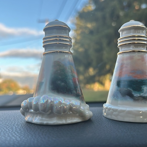 Lenox salt & pepper shaker set Thomas Kinkade $50 - Picture 5 of 7